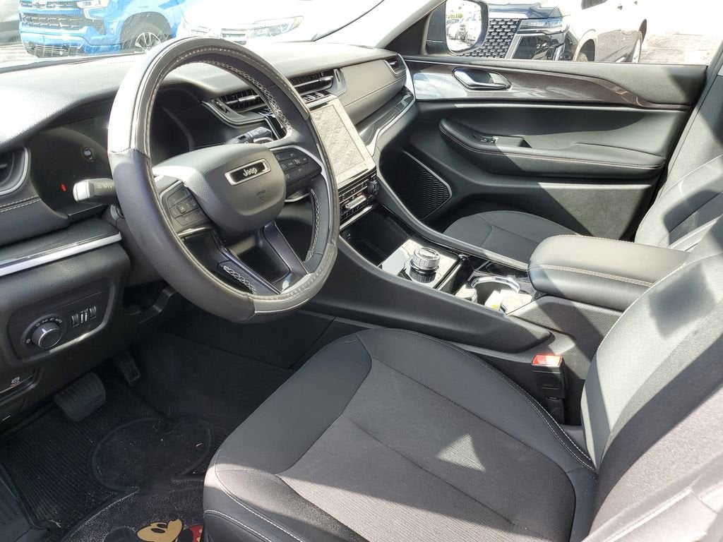 2022 Jeep Grand Cherokee L Laredo