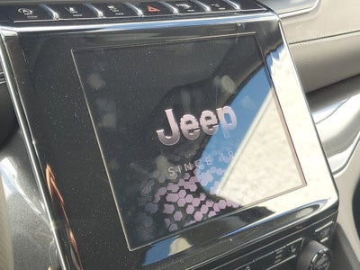 2022 Jeep Grand Cherokee L Laredo