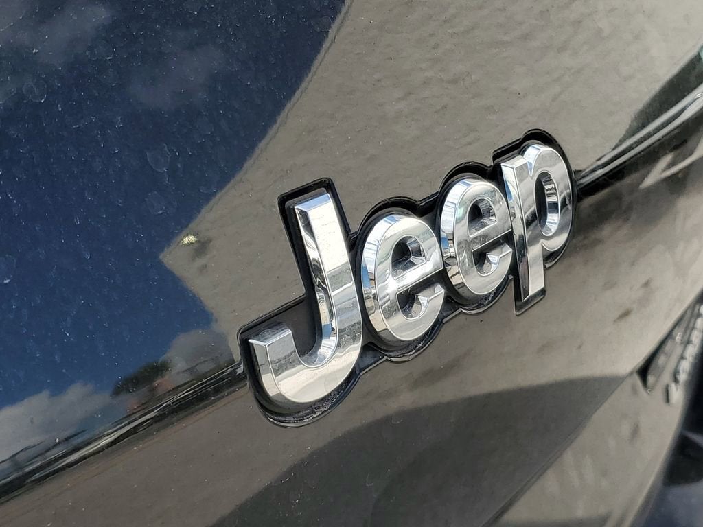 2022 Jeep Grand Cherokee L Laredo