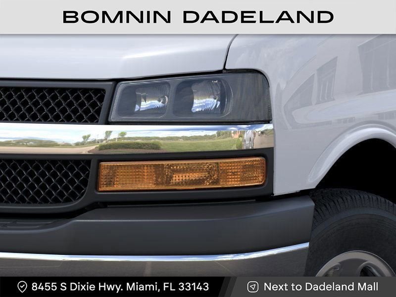 2025 Chevrolet Express Cutaway 3500 1WT