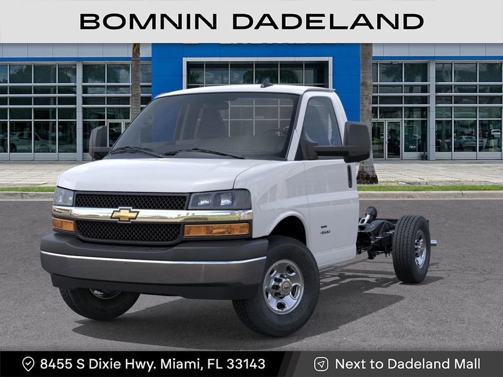 2025 Chevrolet Express Cutaway 3500 1WT