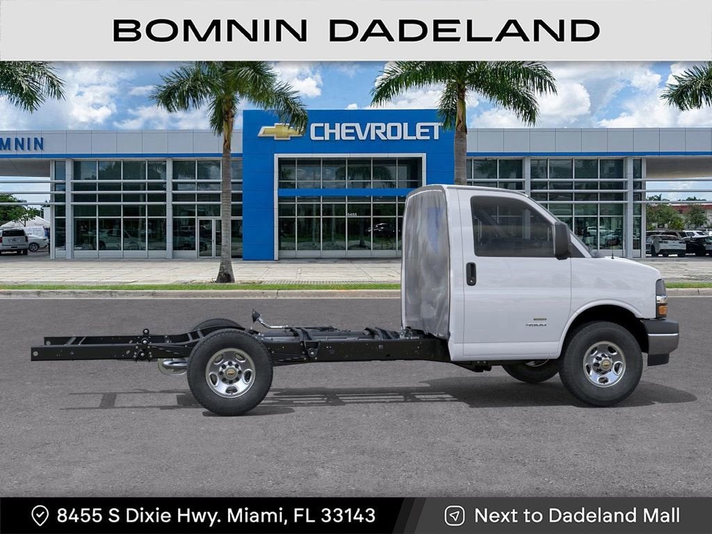 2025 Chevrolet Express Cutaway 3500 1WT