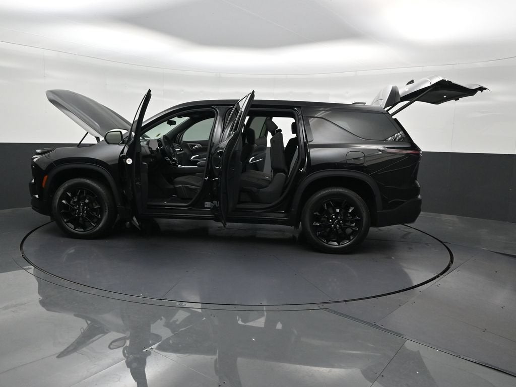 2024 Chevrolet Traverse LS