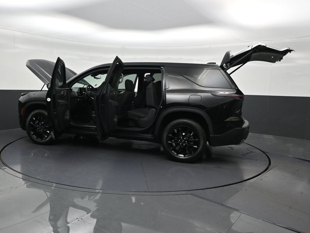 2024 Chevrolet Traverse LS