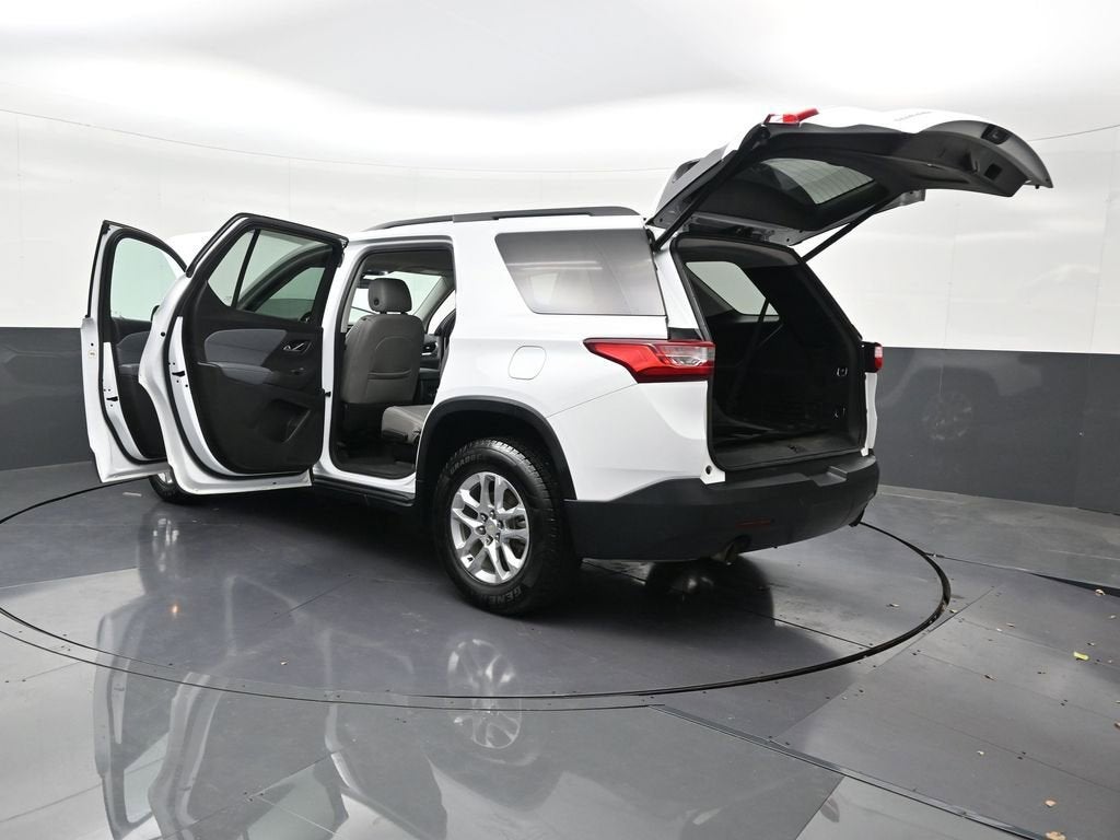 2021 Chevrolet Traverse LT Cloth