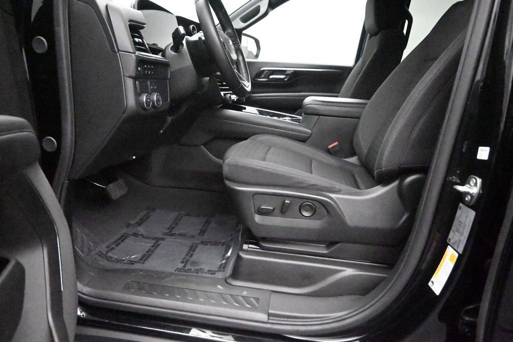 2025 Chevrolet Suburban LS