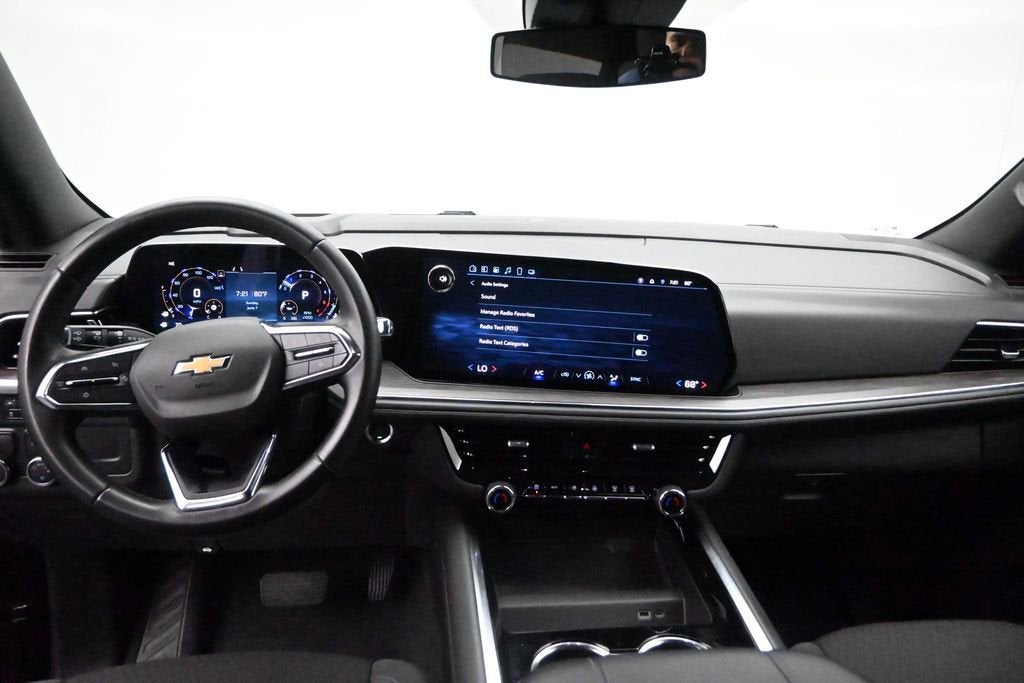 2025 Chevrolet Suburban LS