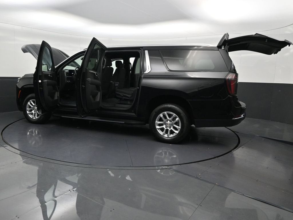 2025 Chevrolet Suburban LS