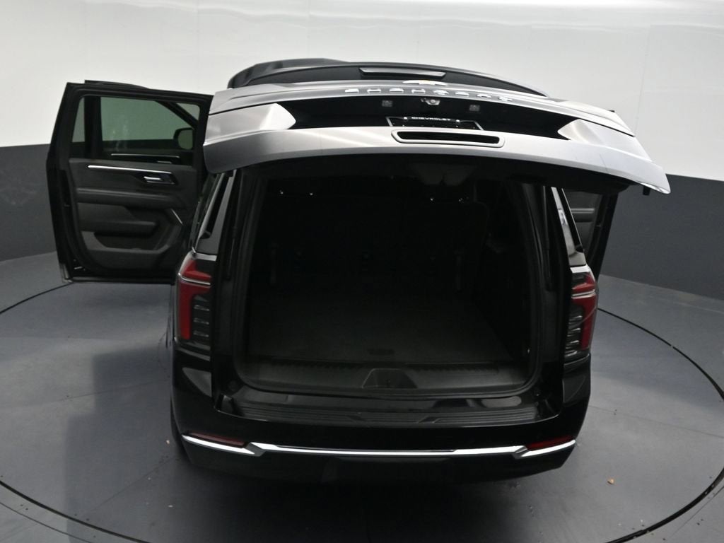 2025 Chevrolet Suburban LS