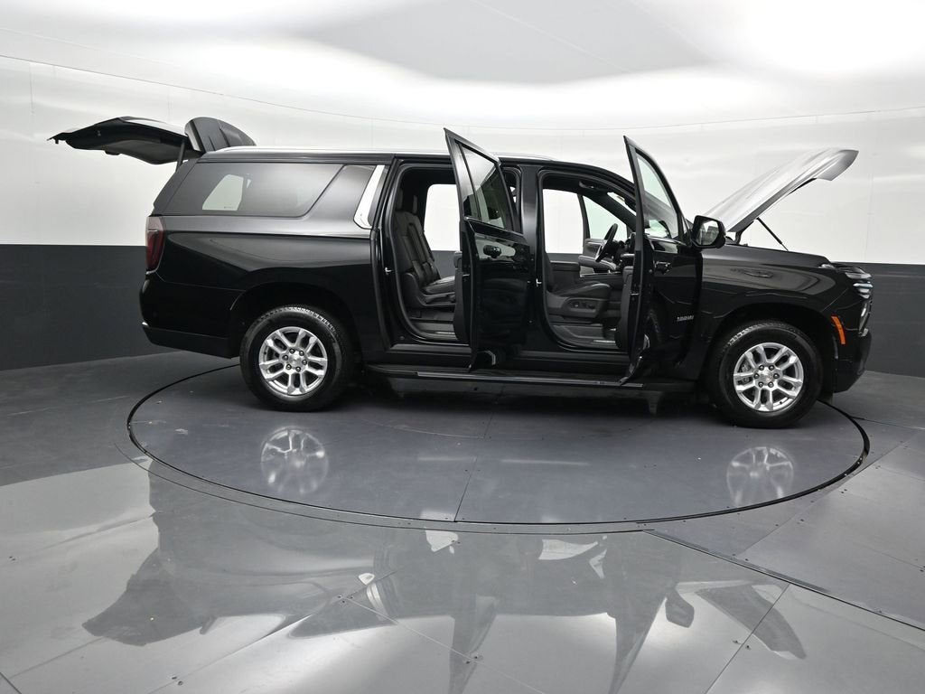 2025 Chevrolet Suburban LT