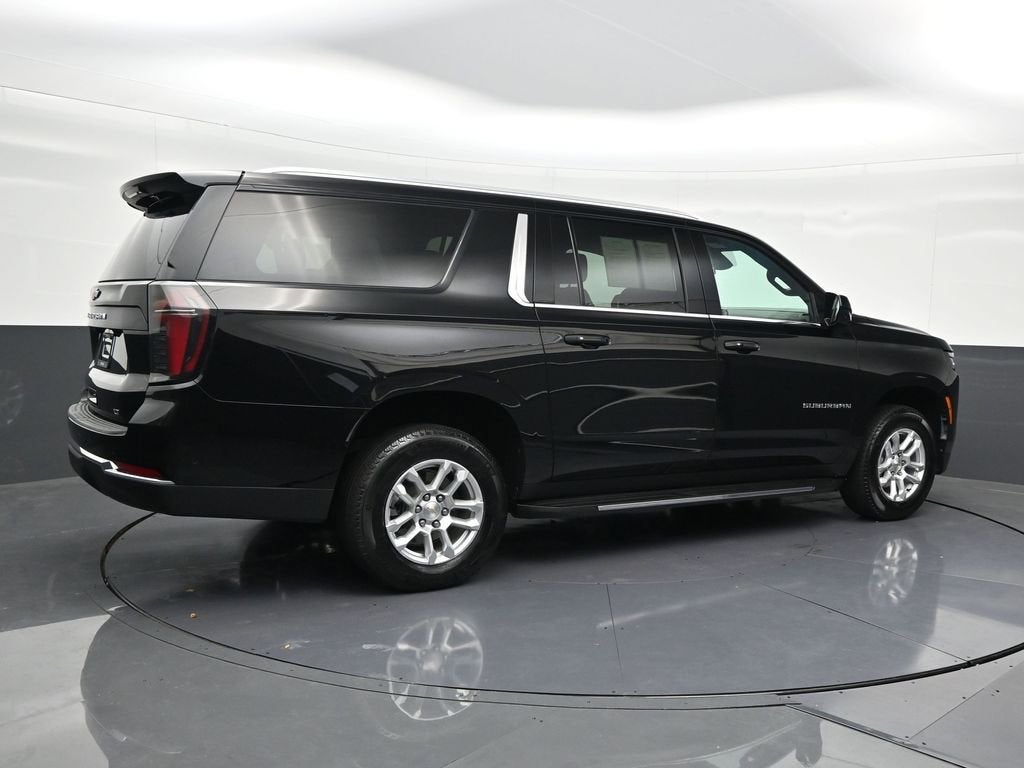 2025 Chevrolet Suburban LT