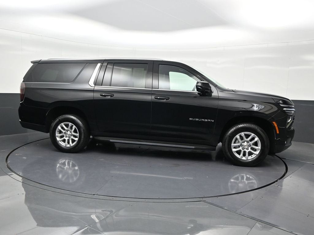 2025 Chevrolet Suburban LT