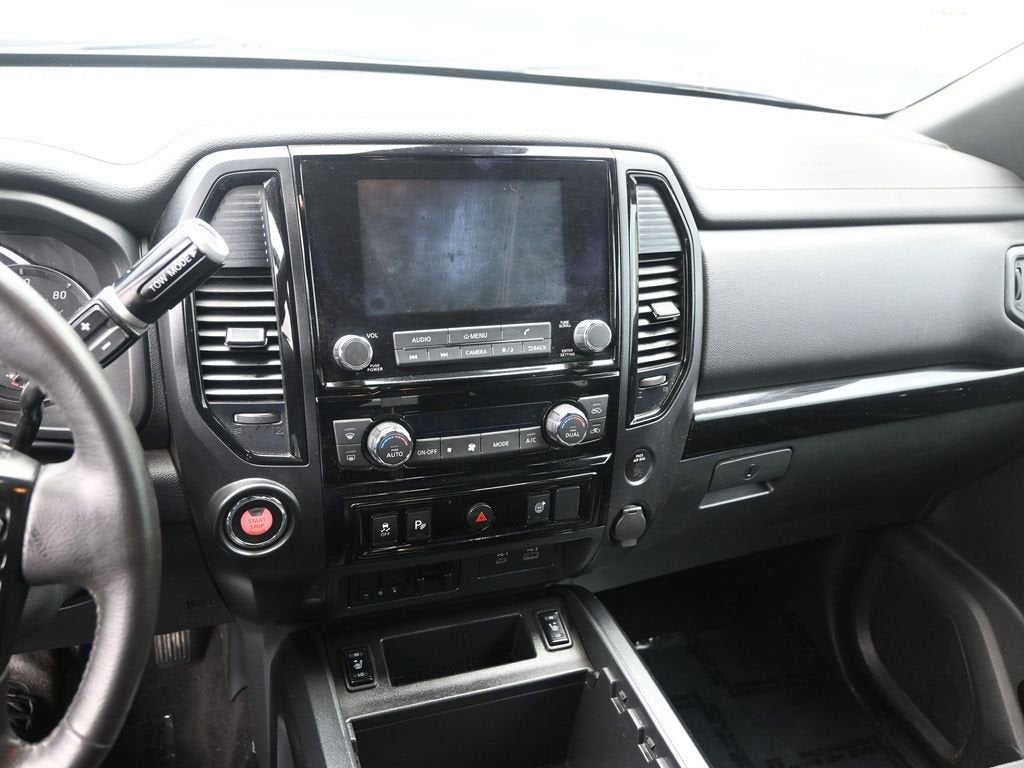 2023 Nissan Titan SV