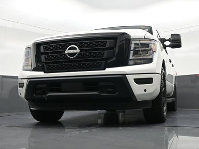 2023 Nissan Titan SV