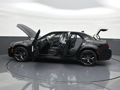 2023 Chrysler 300 Touring