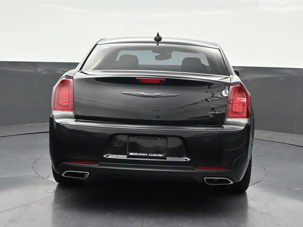 2023 Chrysler 300 Touring