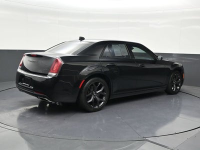 2023 Chrysler 300 Touring