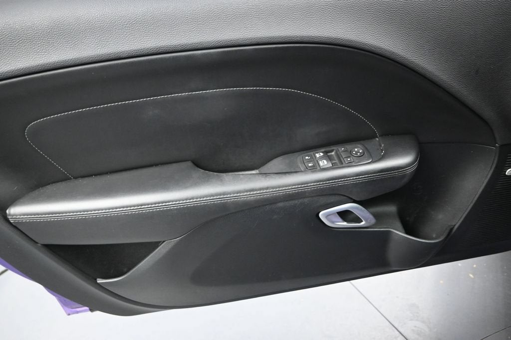 2016 Dodge Challenger SXT Plus