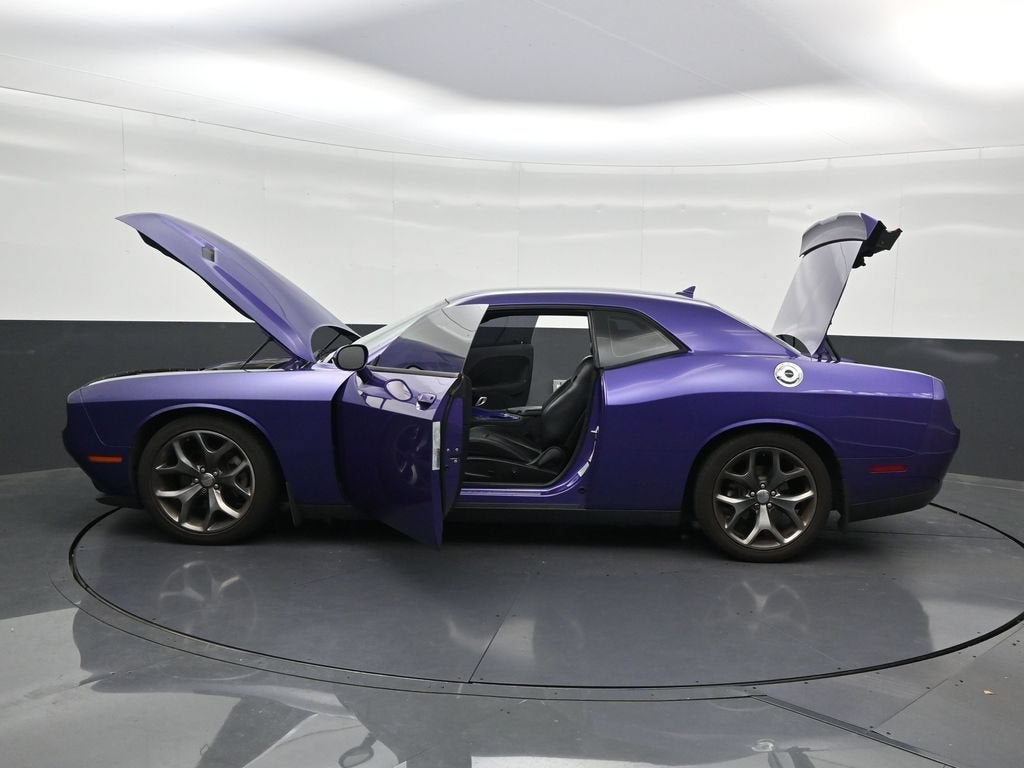2016 Dodge Challenger SXT Plus