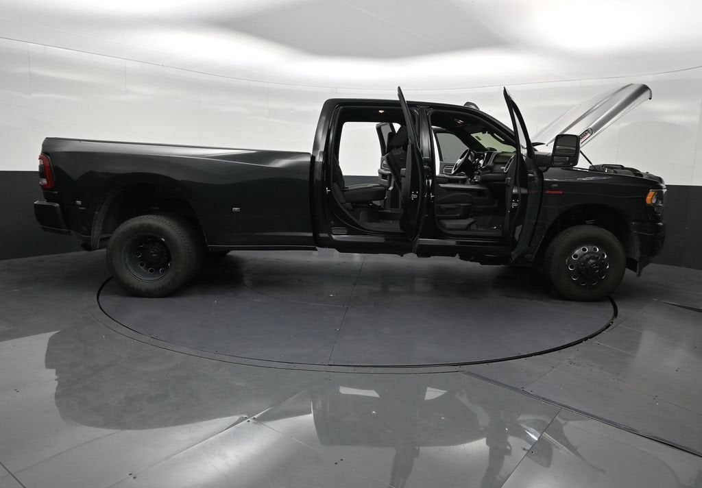 2024 RAM 3500 Big Horn Crew Cab 4x4 8' Box
