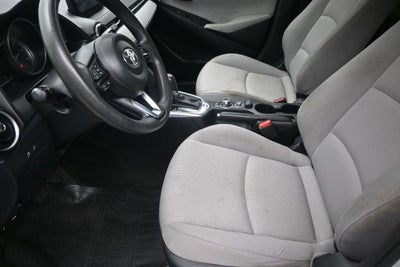 2020 Toyota Yaris Hatchback LE