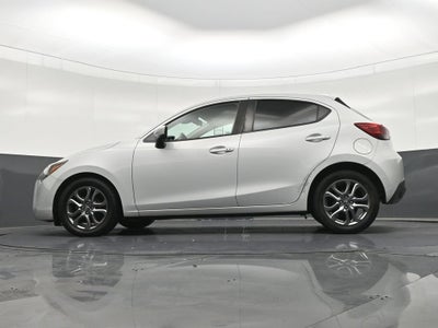 2020 Toyota Yaris Hatchback LE