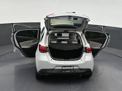 2020 Toyota Yaris Hatchback LE