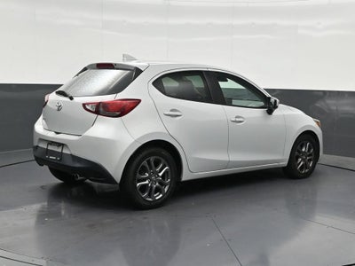 2020 Toyota Yaris Hatchback LE