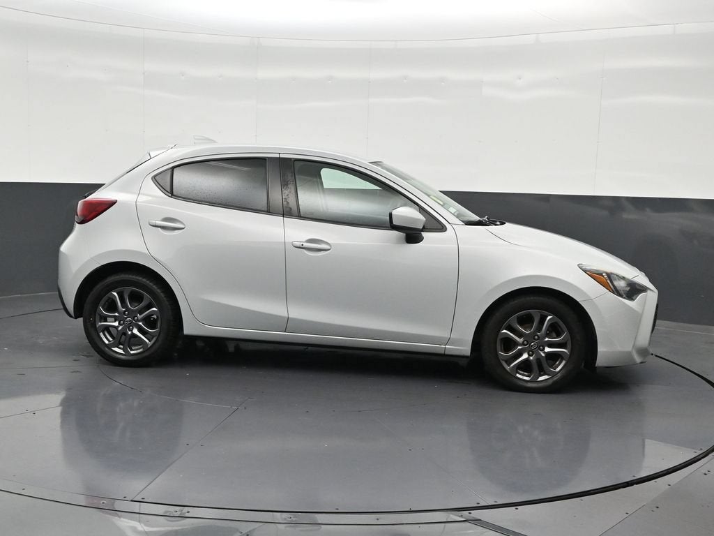 2020 Toyota Yaris Hatchback LE