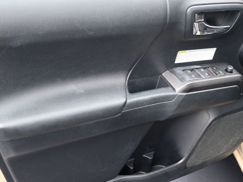 2017 Toyota Tacoma SR5