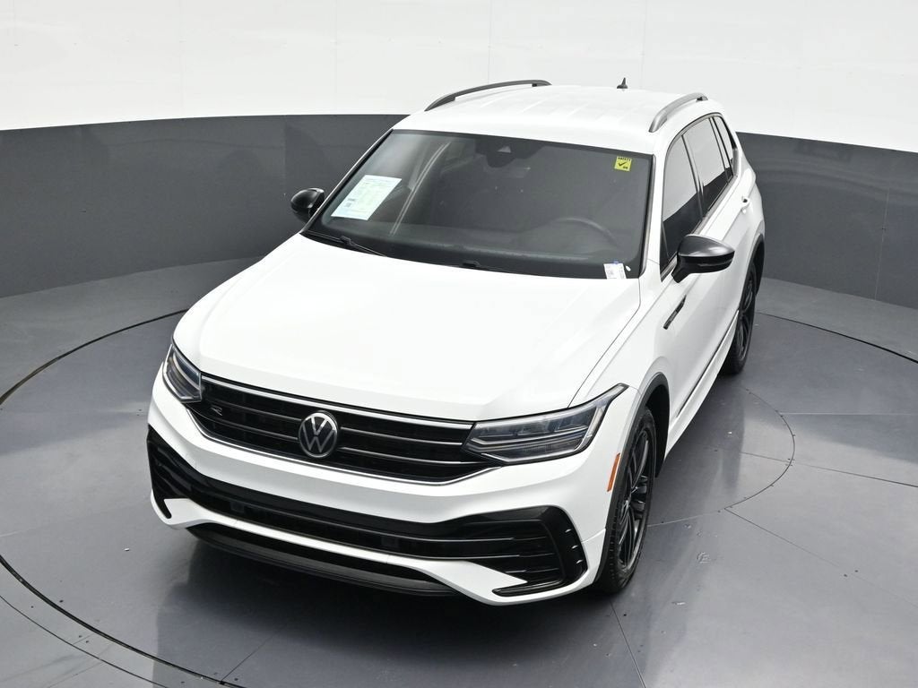2022 Volkswagen Tiguan SE R-Line Black
