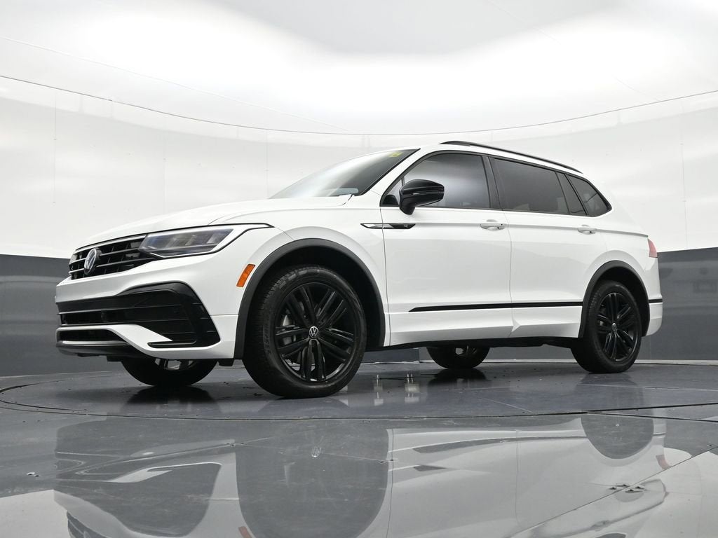 2022 Volkswagen Tiguan SE R-Line Black