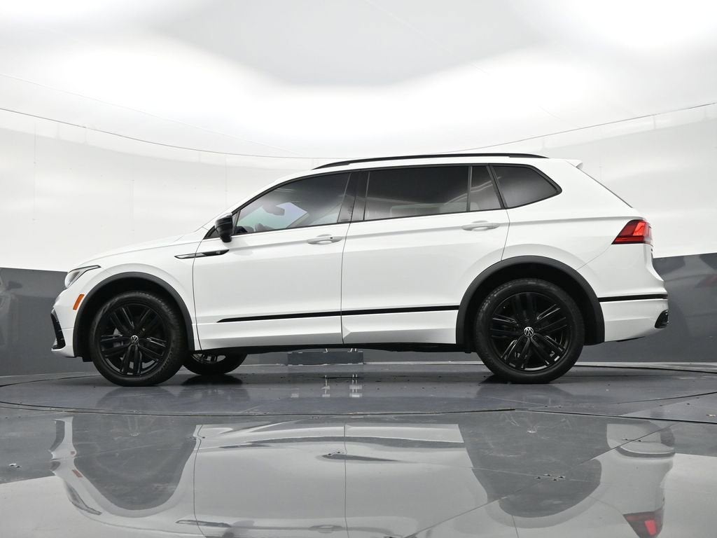 2022 Volkswagen Tiguan SE R-Line Black