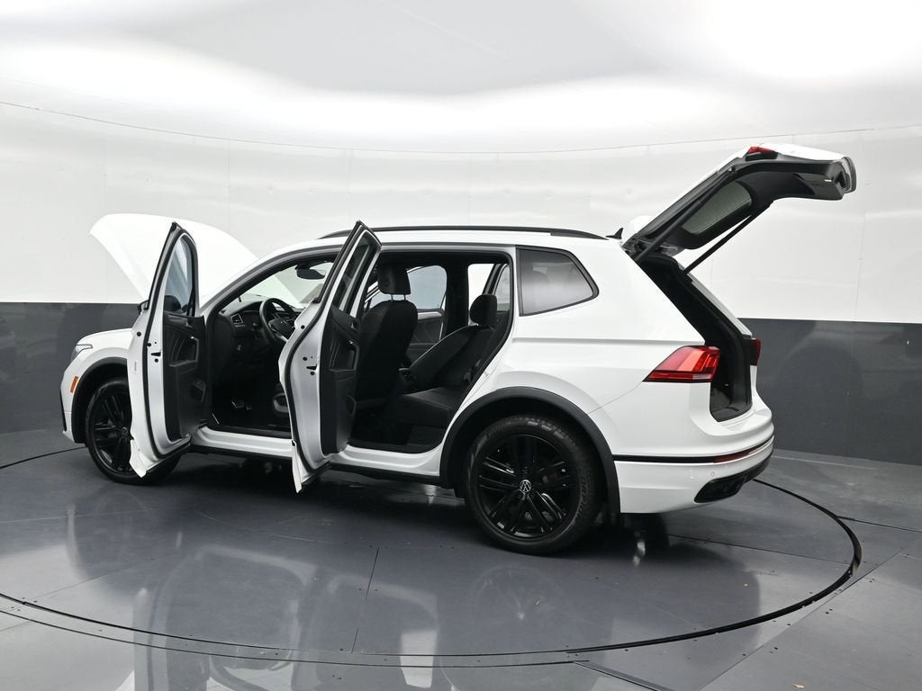 2022 Volkswagen Tiguan SE R-Line Black