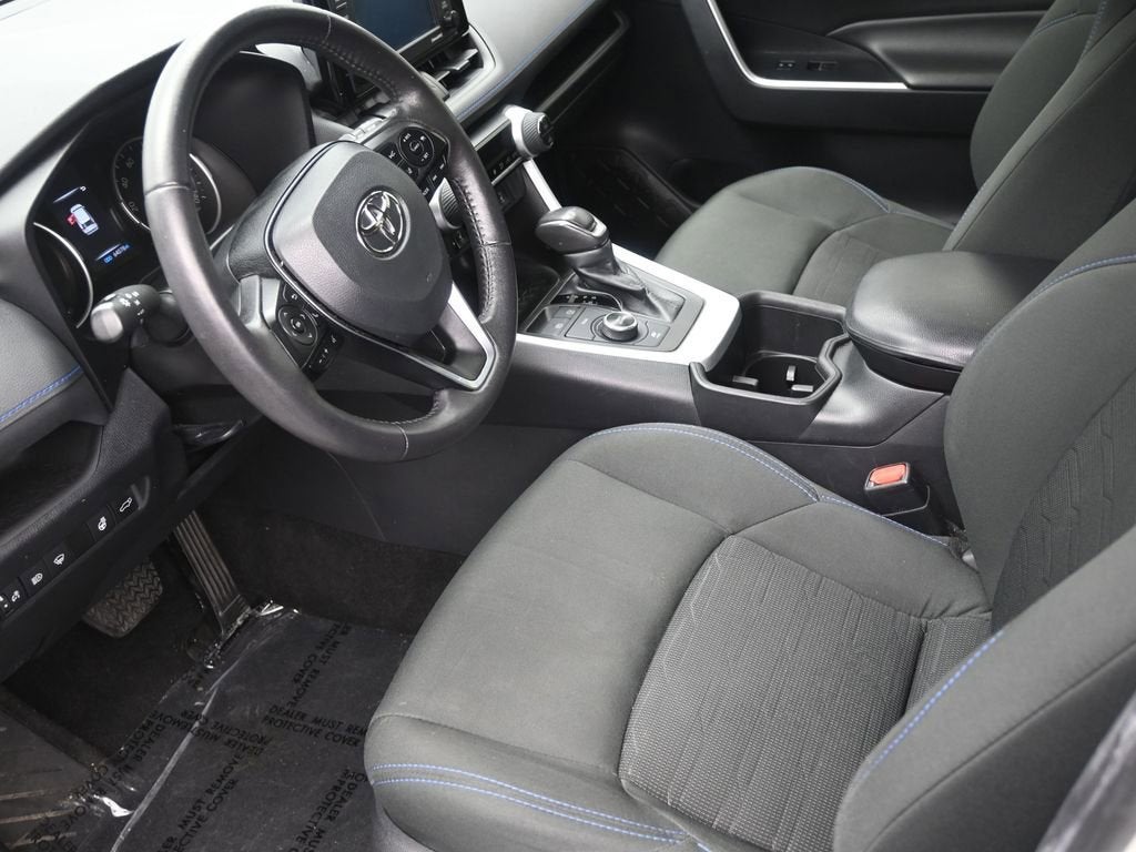 2022 Toyota RAV4 Hybrid SE