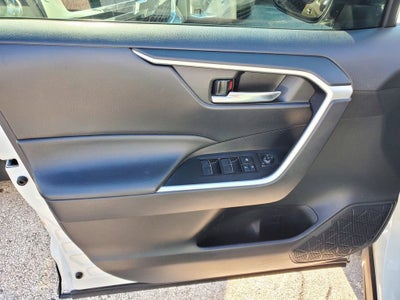 2022 Toyota RAV4 Hybrid SE