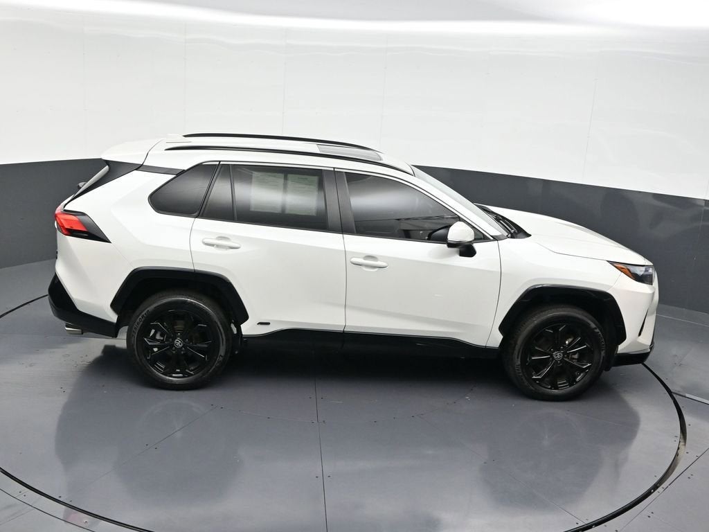 2022 Toyota RAV4 Hybrid SE