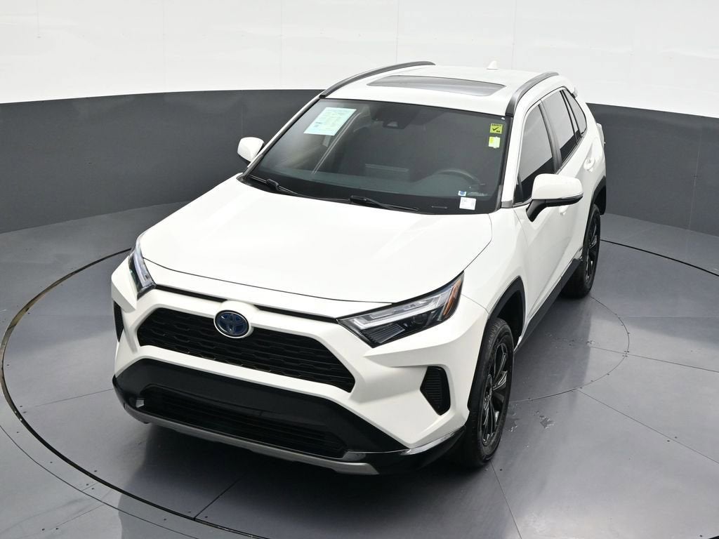 2022 Toyota RAV4 Hybrid SE