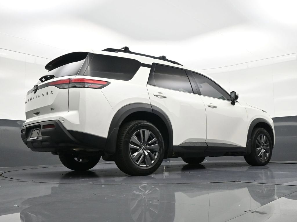2022 Nissan Pathfinder SV