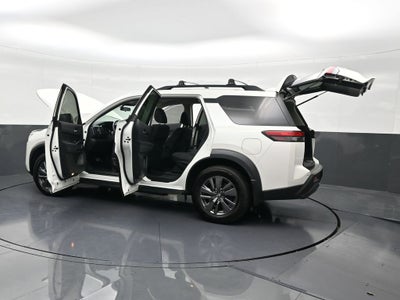 2022 Nissan Pathfinder SV