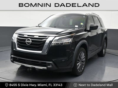 2022 Nissan Pathfinder SL