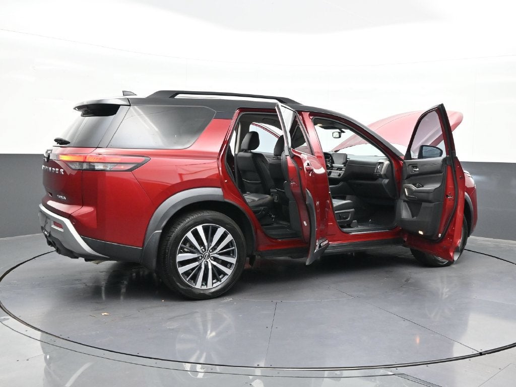2022 Nissan Pathfinder Platinum
