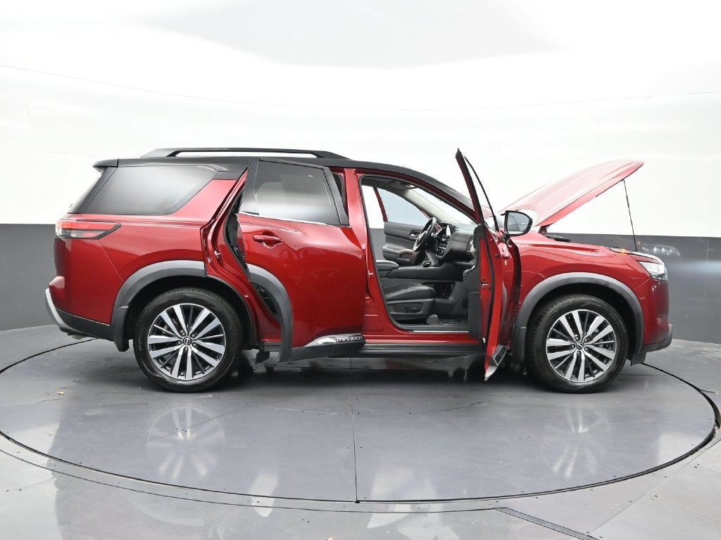 2022 Nissan Pathfinder Platinum