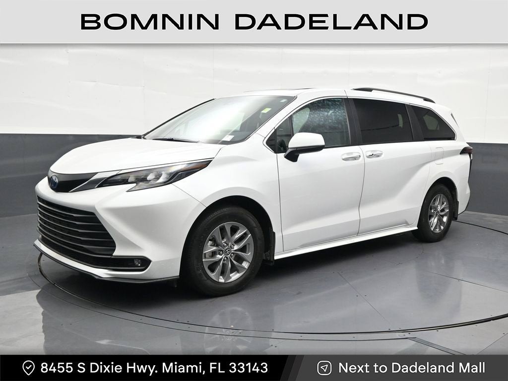 2025 Toyota Sienna XLE