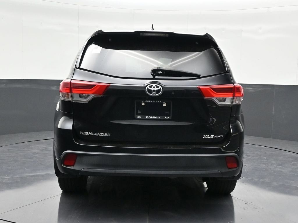 2019 Toyota Highlander SE