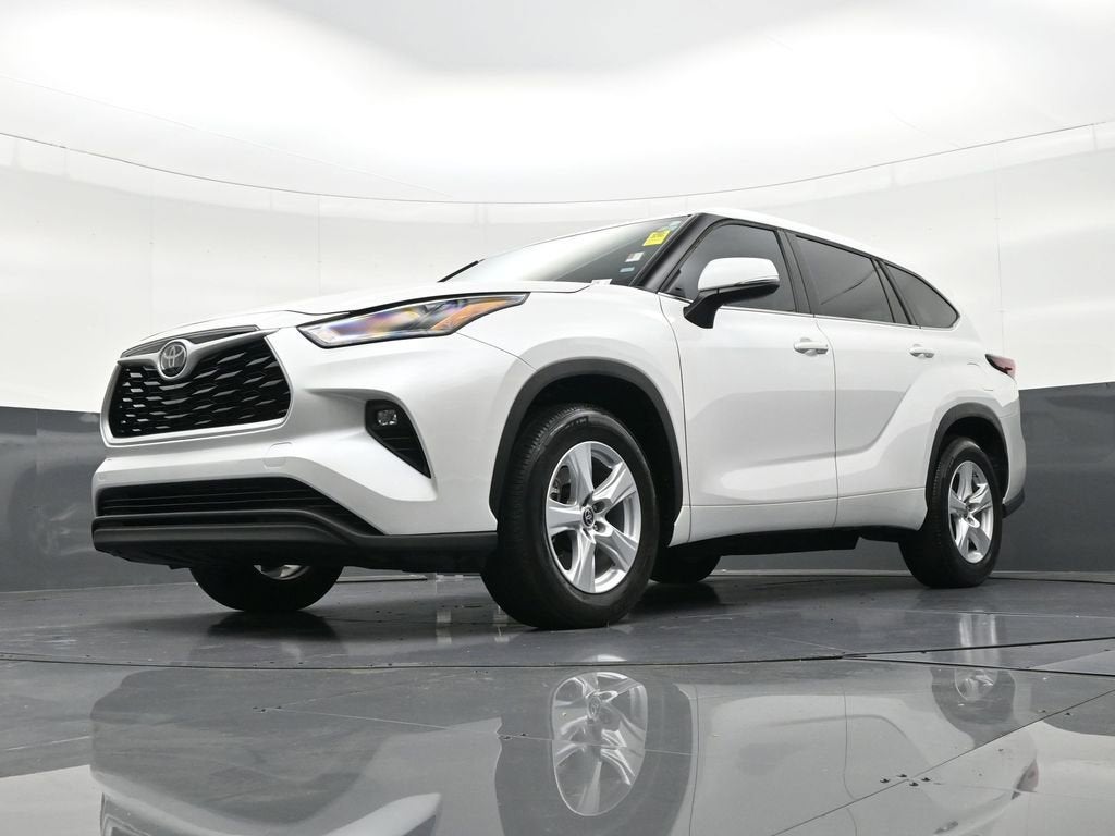 2024 Toyota Highlander LE
