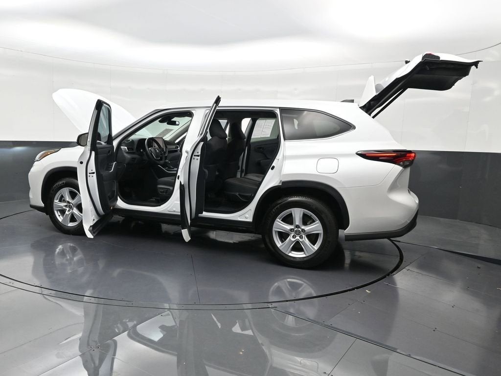 2024 Toyota Highlander LE