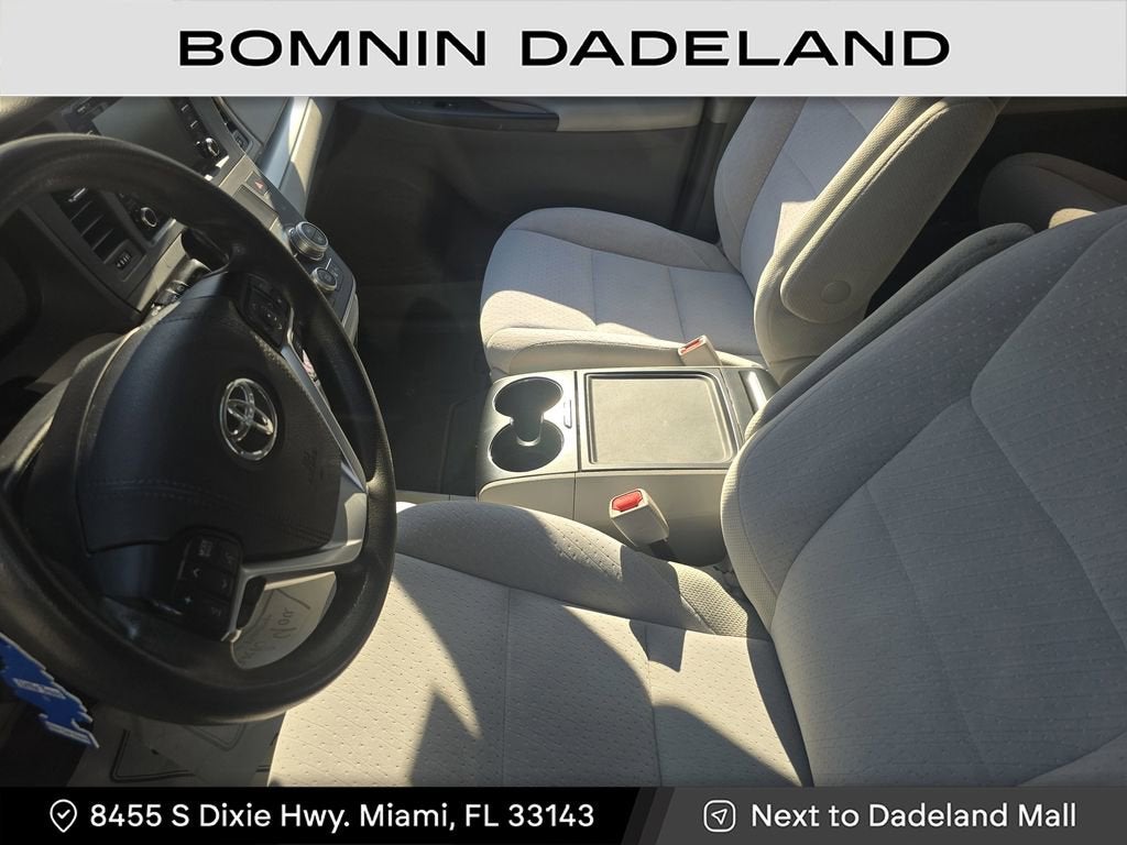 2020 Toyota Sienna LE Auto Access Seat