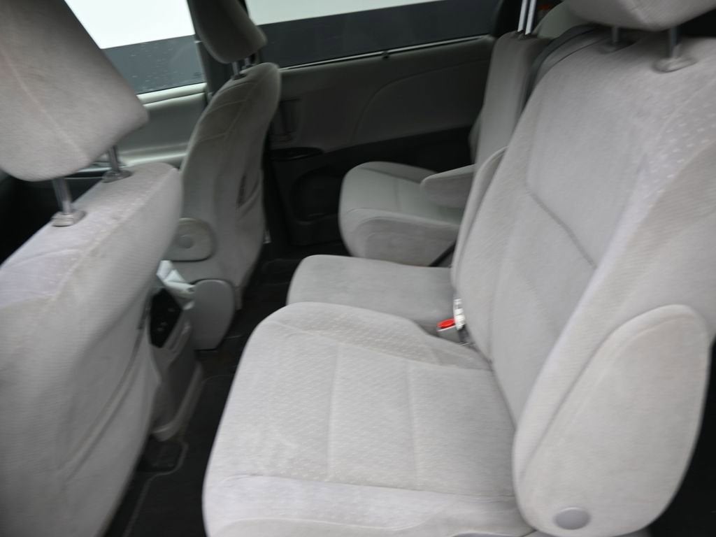 2020 Toyota Sienna LE Auto Access Seat