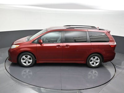 2020 Toyota Sienna LE Auto Access Seat